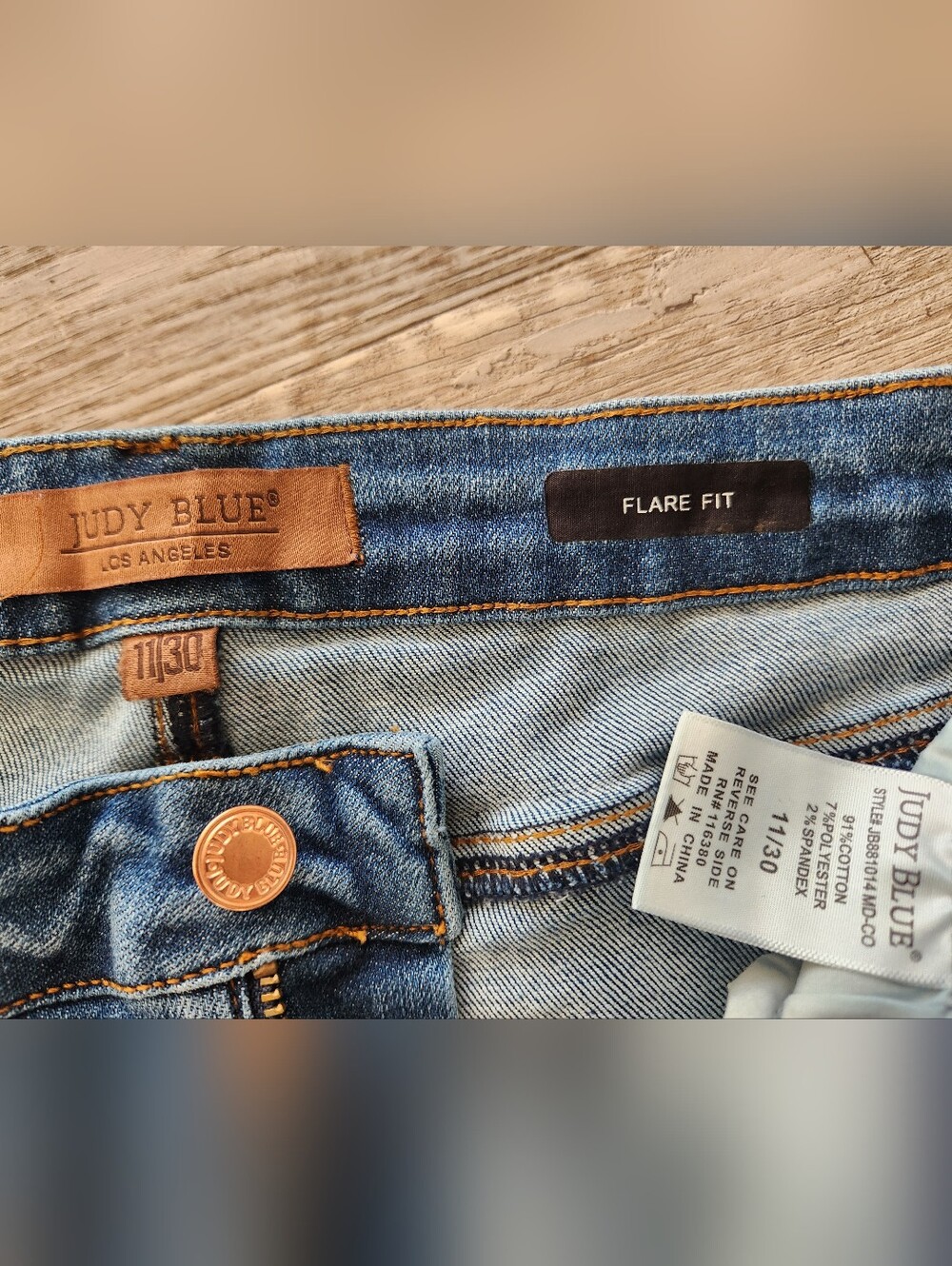 Judy Blue Golden Hour midrise flare jeans 11/30 - Picture 11 of 16